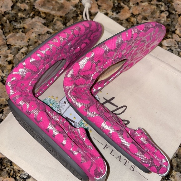 Pink Ribbon Leopard Storehouse, never worn - Picture 3 of 6